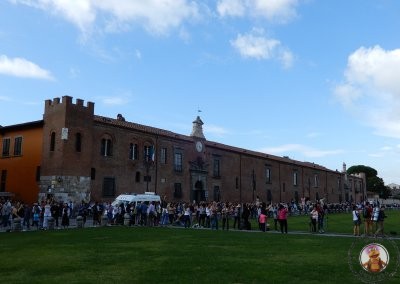 Otros edificios en la Piazza dei Miracoli