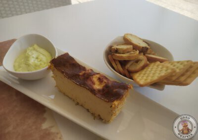 Comer en Sanxenxo Casa Aurora - Pastel de centolla con crema de algas